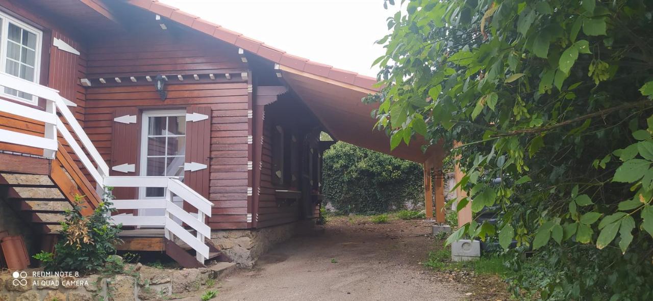 Logement Independant Attenant A Une Maison Dans Grand Jardin Retournac Exteriör bild
